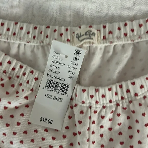 Brandy Melville heart shorts - Picture 2 of 3